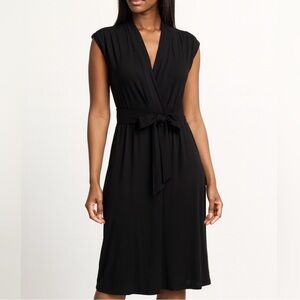 Kate Spade New York black sleeveless V-neck dress with a bow